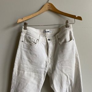 white boyfriend jeans